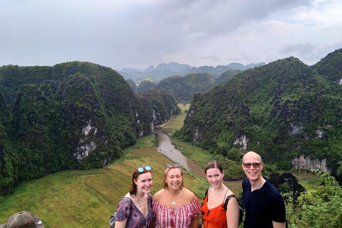 Hoa Lu - Mua Cave - Tam Coc/Trang An - DELUXE Small Group Tour - A Day in Ninh Binh: What to Expect