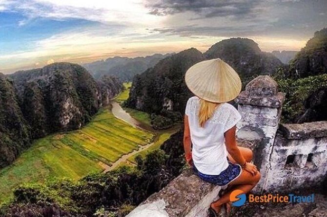 Hoa Lu - Tam Coc Full day Deluxe Small Group - What Makes This Tour Stand Out?