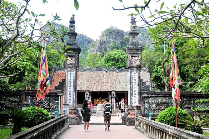 Hoa Lu - Trang An Boating - Mua Cave Daily Trip - The Practicalities & Value