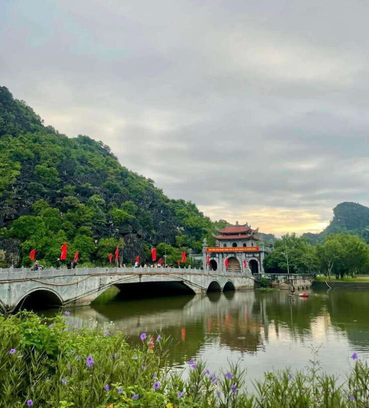 Hoa lu - Trang An, Mua Cave With Luxury Small Group - Introduction: What This Tour Offers