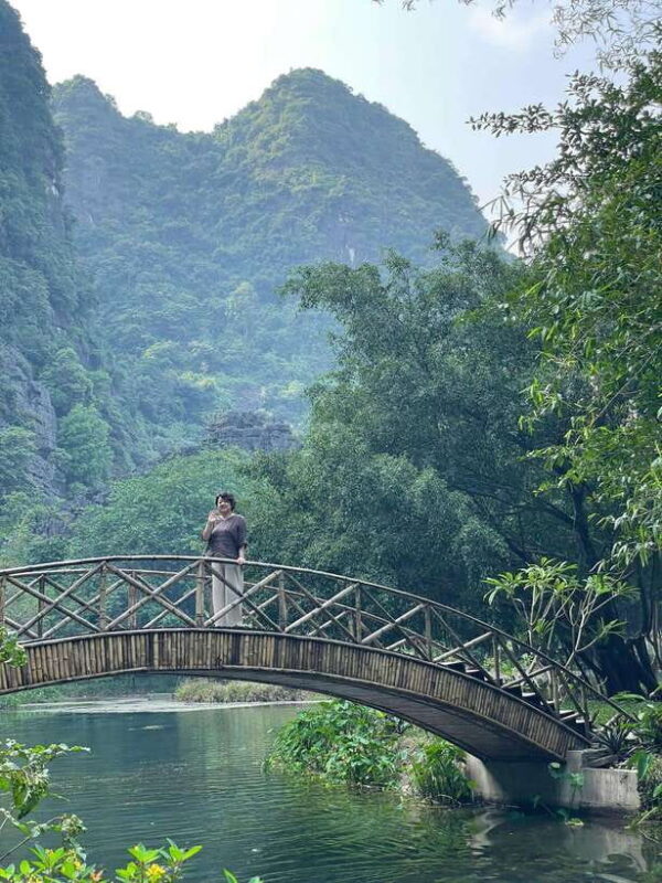 Hoa lu - Trang An, Mua Cave With Luxury Small Group - The Boat Ride at Trang An: A Scenic Marvel