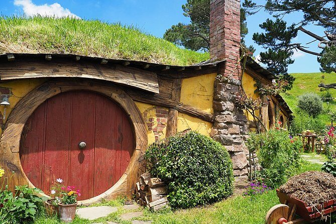 Hobbiton Lord Of Rings Movie Set tour Private Driver - An In-Depth Look at the Hobbiton Private Driver Experience
