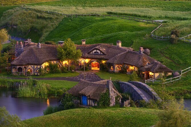 Hobbiton Movie Set and Hamilton Gardens Small Group-from Auckland - Transportation & Group Size