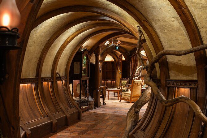 Hobbiton Movie Set Guided Day Tour with Lunch from Auckland - An In-Depth Look at the Tour Experience