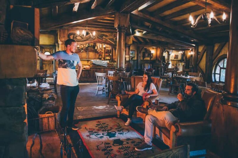 Hobbiton Movie Set: Guided Tour Ticket - The Green Dragon Inn and Beverages