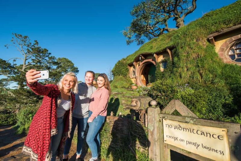 Hobbiton Movie Set: Guided Tour Ticket - Authenticity and Surprises