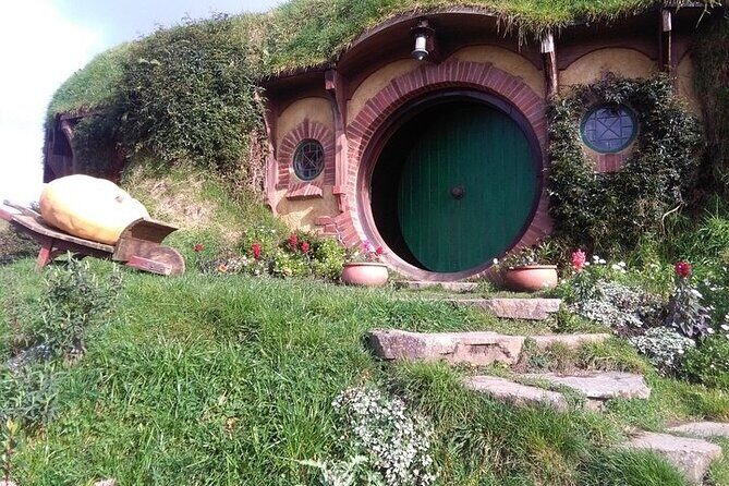 Hobbiton Movie Set Private Transfer - SUV - Key Points
