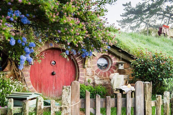 Hobbiton Movie Set& Te Puia Experience Private Tour From Auckland - Practical Tips for Travelers