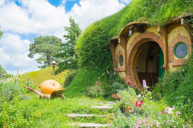Hobbiton Movie Set Tour from Auckland  Private Ultra-Luxury - Analyzing the Experience: What Makes It Stand Out