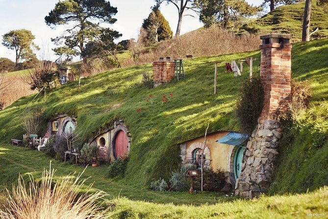 Hobbiton Movie Set tour & Glowworm Cave day tour - Practical Considerations