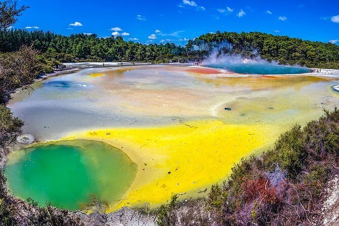 Hobbiton & Rotorua including Wai-O-Tapu - Small Group Tour from Auckland - FAQs