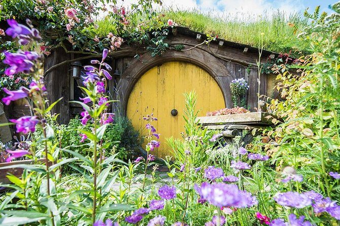 Hobbiton & Rotorua Small Group Tour including Te Puia from Auckland - Te Puia: Geothermal Wonders & Māori Culture