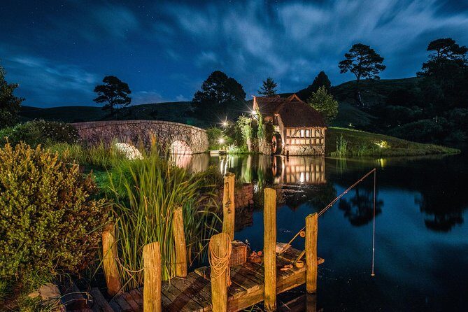 Hobbiton & Waitomo Caves Guided Day Trip from Auckland incl lunch - The Sum Up