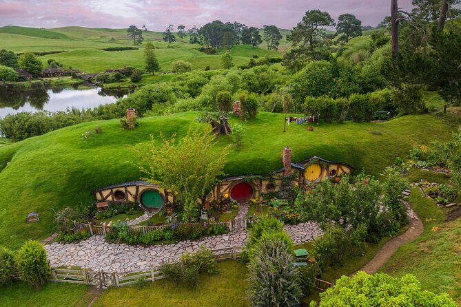 Hobbiton & Waitomo Caves Guided Tour from Auckland with Lunch - Waitomo Glowworm Caves — Natural Wonder