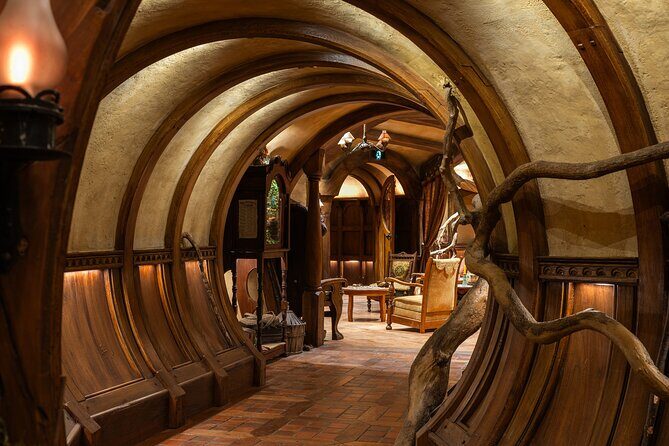 Hobbiton & Waitomo Caves Guided Tour from Auckland with Lunch - Hobbiton Movie Set — Middle-earth Comes to Life