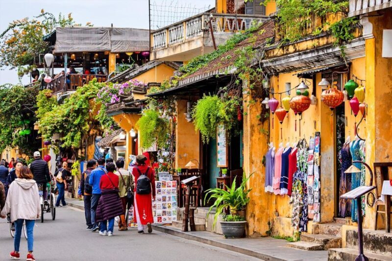 Hoi An City TourBoat RideRelease Flower Lantern on river - FAQ