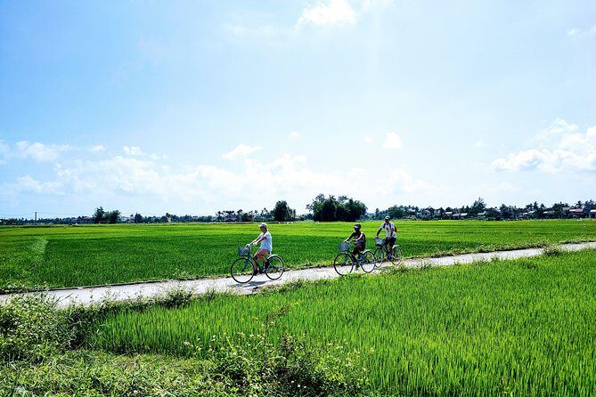 Hoi An Countryside Biking Tour(Vegetable village -basket boat - fishing village) - Lunch with Local Vietnamese Flavors