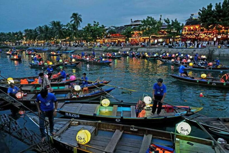Hoi An: Hoai River Boat Trip by Night with Release Lantern - The Itinerary Breakdown