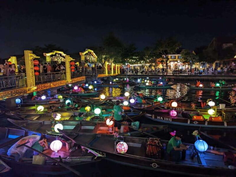 Hoi An : Lantern Boat Trip & Release Lantern - Key Points