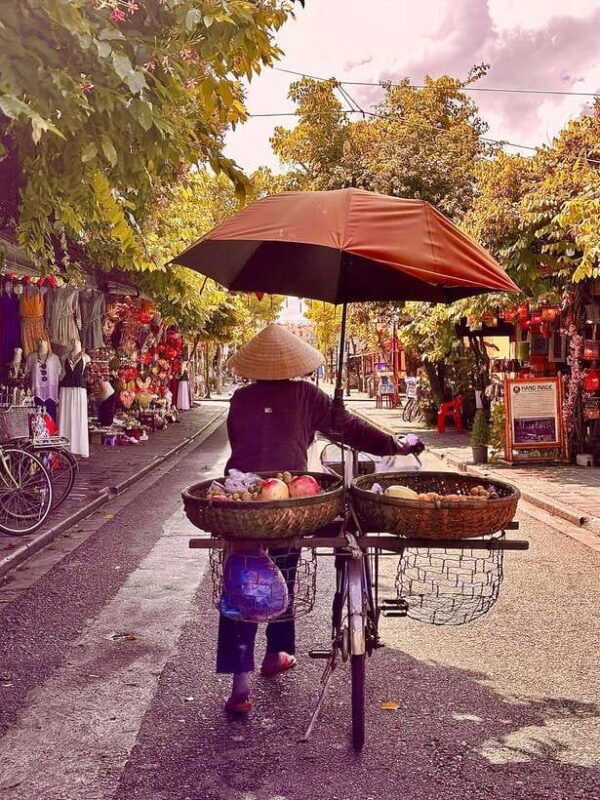 Hoi An: Lantern-Lit Streets, enjoy local food, and Boat Ride - Key Points