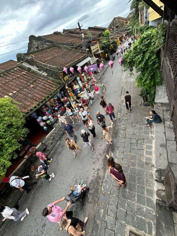 Hoi An: Lantern-Lit Streets, enjoy local food, and Boat Ride - Practical Tips for Participants
