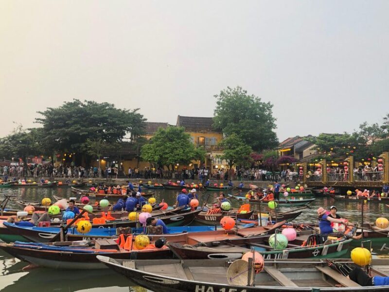Hoi An : Night Boat Trip and Floating Lantern on Hoai River - Who Should Consider This Tour?