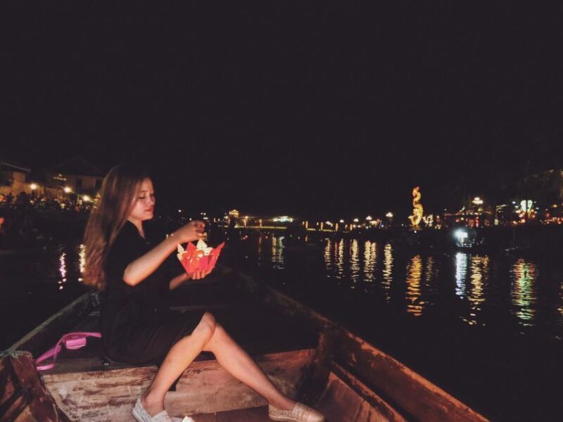 Hoi An: Night Boat Trip and Release Lantern at Hoai River - Practical Details: Timing, Price, and Group Size