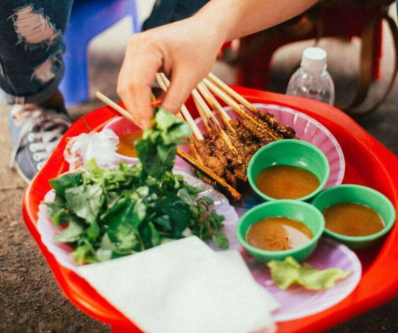 Hoi An: Private Evening Food Tour by Bike - Exploring the Itinerary