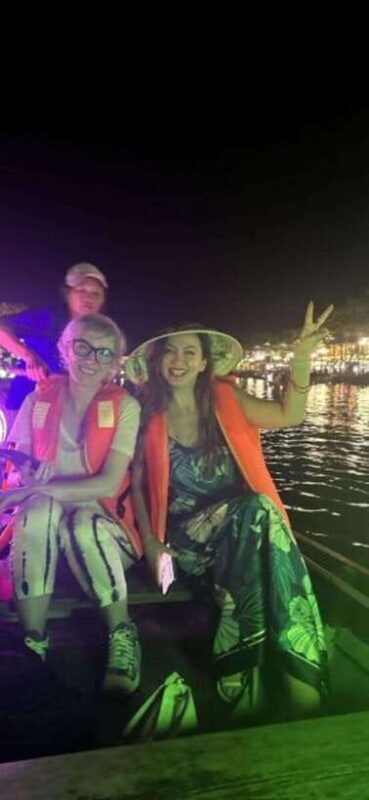 Hoi An: Private night boat Trip & release lantern on river - An In-Depth Look at the Hoi An Night Boat Experience