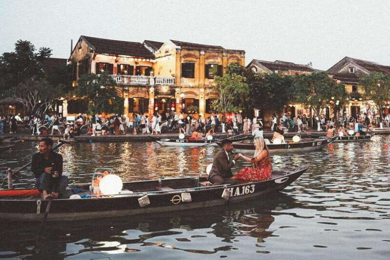 Hoi An: Sunset Boat Proposal & Couple Photoshoot Tour - FAQs