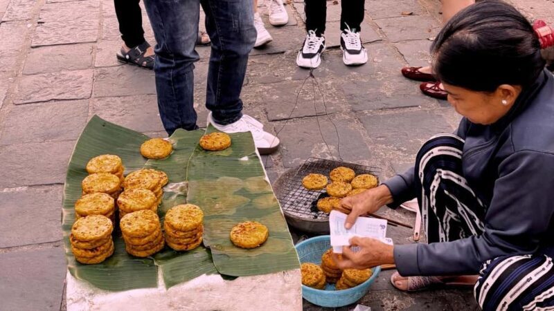 Hoi An Sunset Walking Tour with Boat Ride & Rooftop Dinner - Discovering Hoi An’s Hidden Stories and Sacred Sites