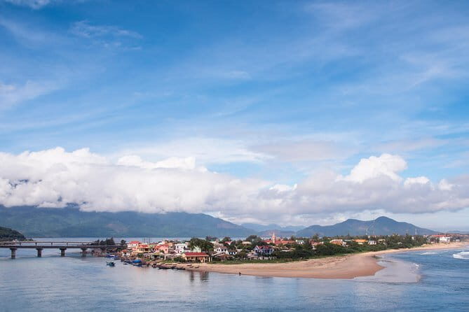 Hoi An to Dong Hoi rides by Private Car service - An In-Depth Look at the Journey