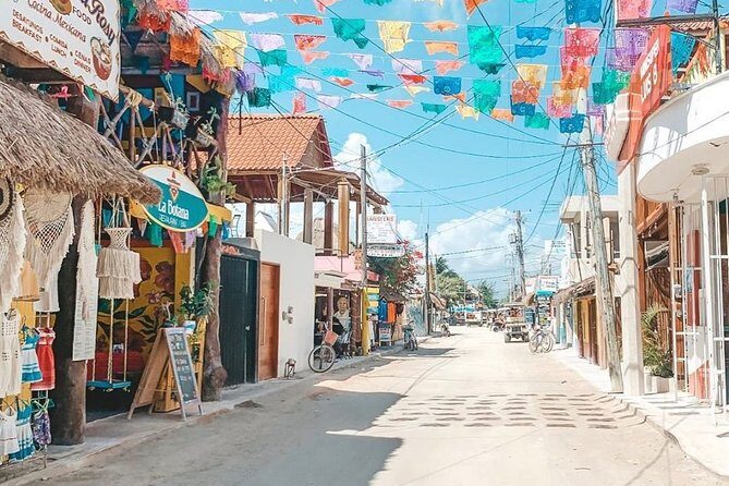 Holbox, all its beauty in 1 day (round trip, lunch and guided visit included) - FAQs