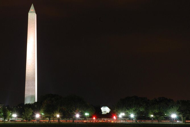 Holiday Lights Tour of Washington DC and Old Town Alexandria - An In-Depth Look at the Tour