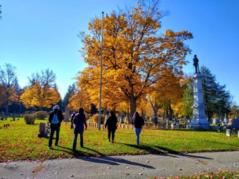 Holland: Pilgrim Home Cemetery Walking History Tour - The Detailed Itinerary