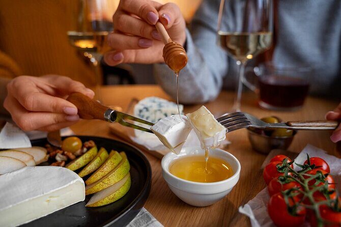 Honey Flight & Bites: The Best Honey Tasting in Hawaii - The Itinerary and Experience Breakdown