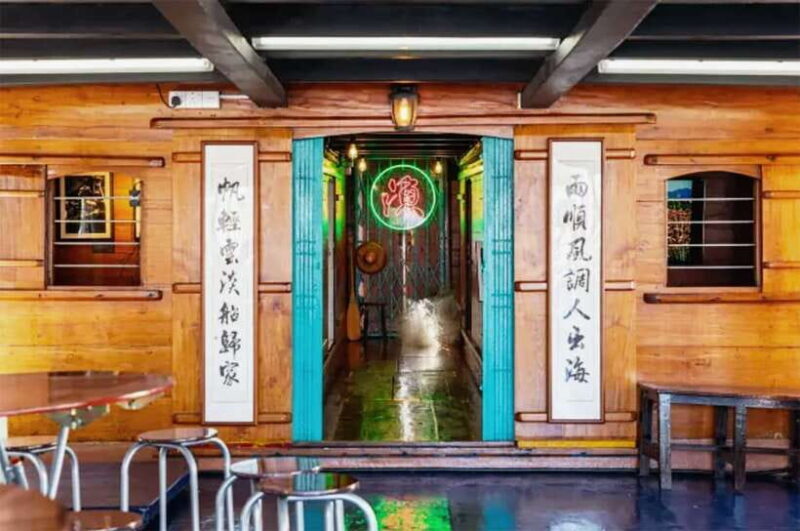 Hong Kong: Aberdeen Boat Tour and Visit Floating Museum - Who Is This Tour Best For?