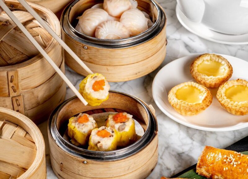 Hong Kong: City Highlights Guided Tour w/Entry Fees & Lunch - Authentic Experiences and Traveler Feedback