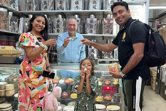 Hong Kong Private Food Tour with Michelin Street Food - Key Points