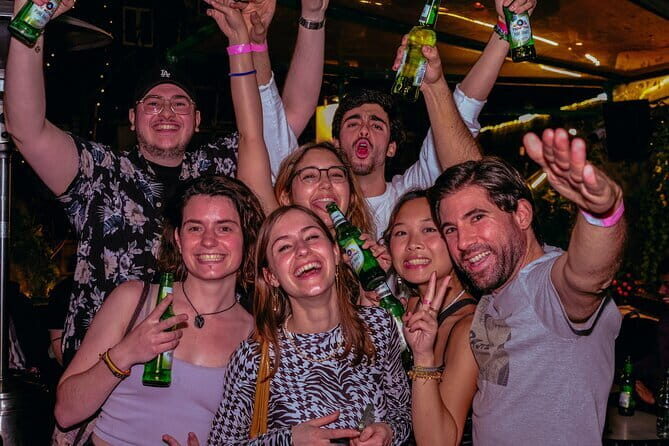Hong Kong Pub Crawl at Lan Kwai Fong (LKF) - A Detailed Look at the Hong Kong Pub Crawl Experience