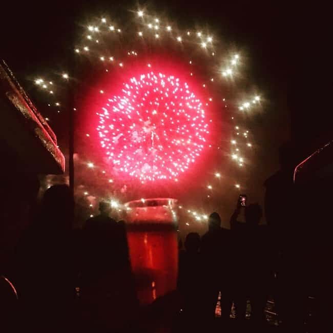 Honolulu: 1-Hour Friday Night Fireworks Cruise with Drinks - What to Expect on the Cruise