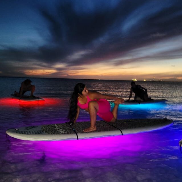 Honolulu: Night SUP Yoga Class - Key Points