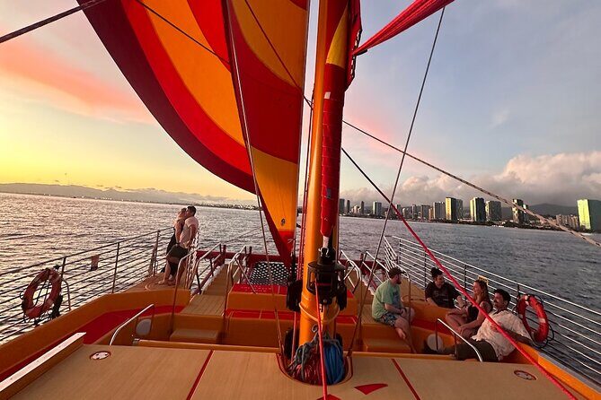 Honolulu Sunset Sail from Kewalo Harbor Including Drinks - What to Expect on the Tour