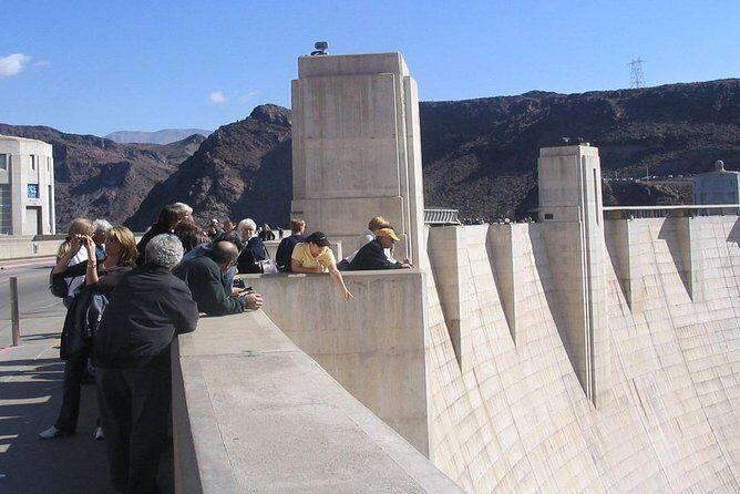 Hoover Dam Comedy Tour with Lunch and Comedy Club Tickets - Lunch Break in Boulder City