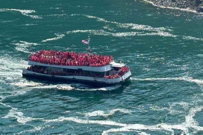 Hornblower Boat and Walking Tour of Niagara Falls - A Close-Up Look at the Hornblower Boat and Walking Tour of Niagara Falls