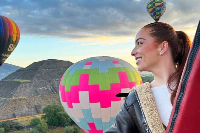 Hot Air Balloon Flight and Tour of the Majestic Pyramids - Key Points