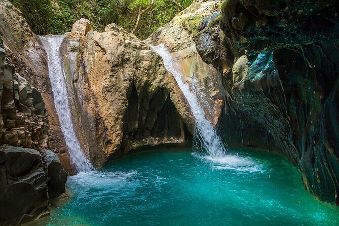 Hotels - Airbnb & villas pick up - WATERFALLS OF DAMAJAGUA - Key Points