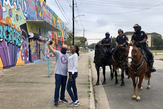 Houston's Official City & Mural Tour! (Day & Night) - FAQs