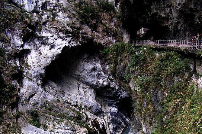 Hualien & Yilan Private Car Tour to Spectacular Natural Wonders - Key Points
