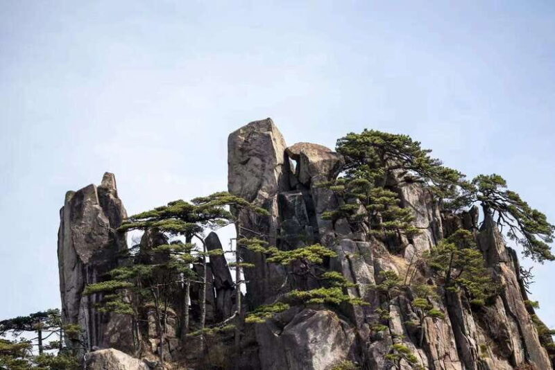 Huangshan: Mountain Top Day Trip with Cable Car and Pickup - A Closer Look at Huangshan’s Highlights